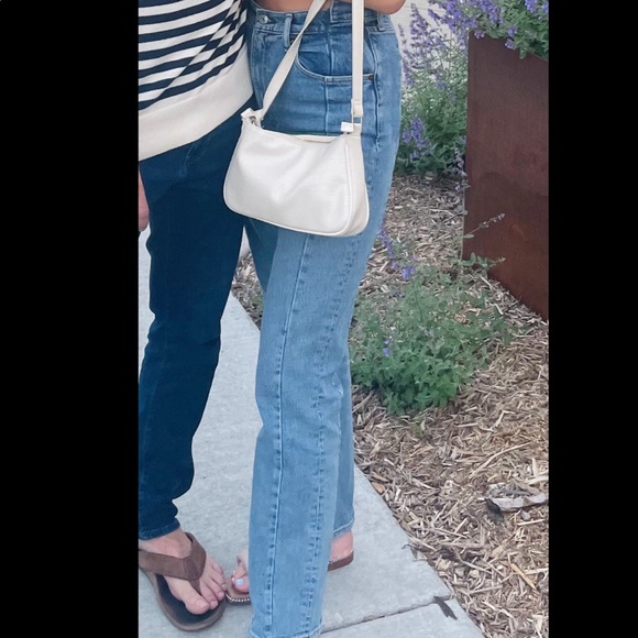 COPY - Abercrombie 90’s ultra high rise 90’s straight jeans worn once - Picture 4 of 4